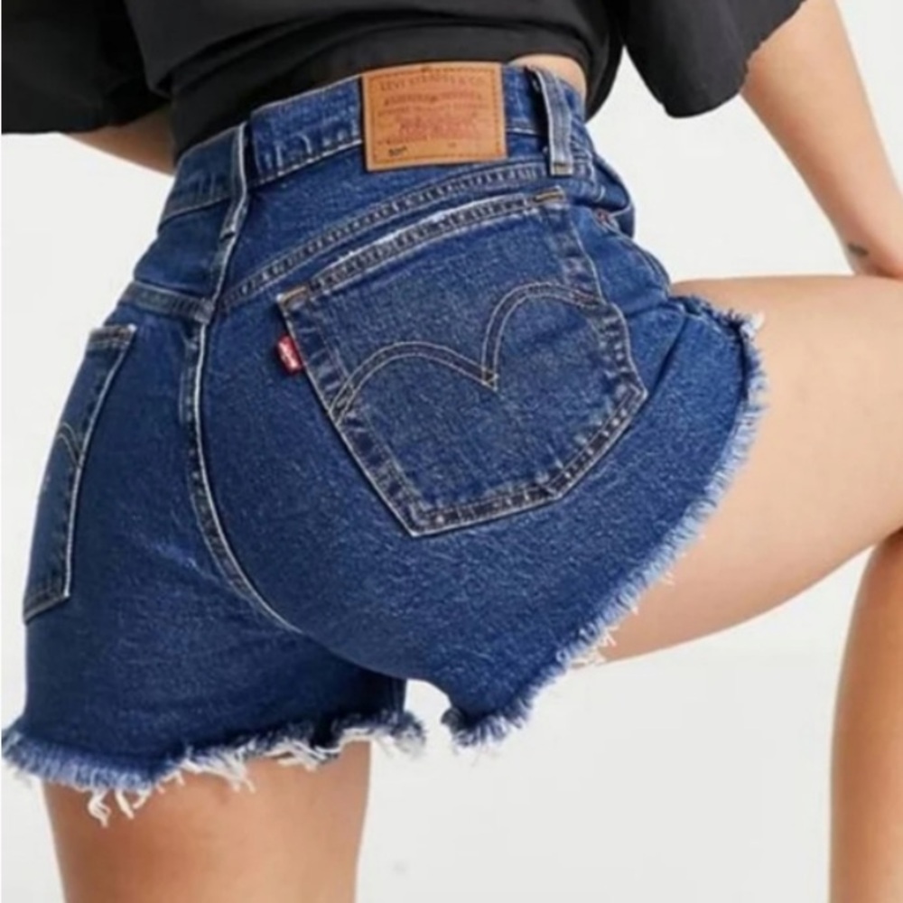 NWT Levi's 501 Women's Denim Frayed Hem Shorts Size 31